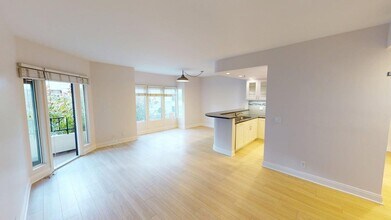 Building Photo - Upgraded 2bd/2Ba Mariana District Condo - ...