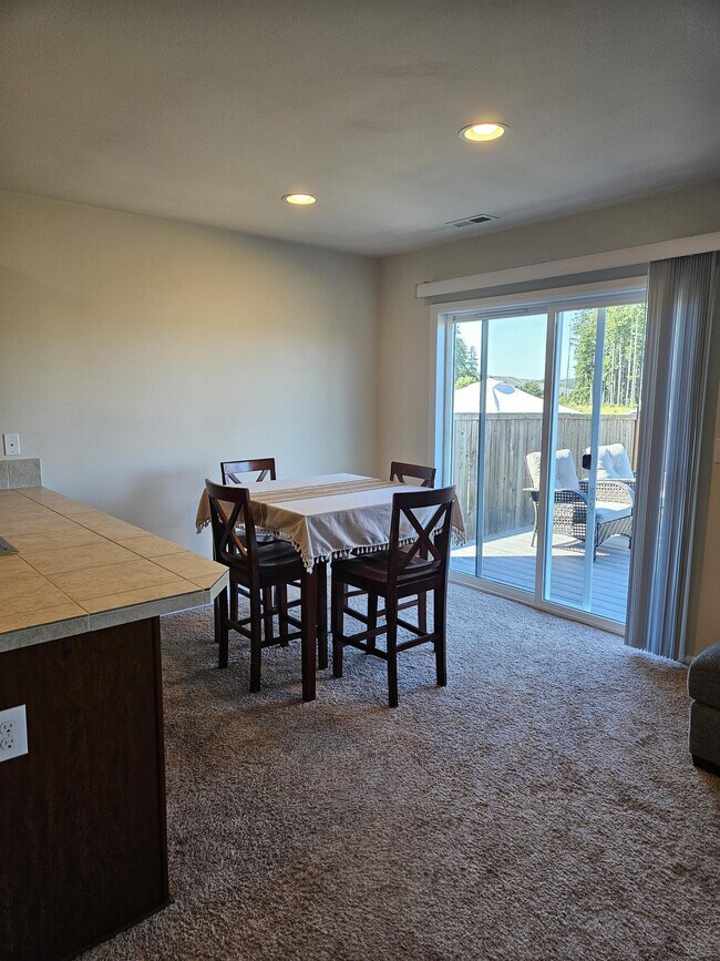 Building Photo - 2417 Fiddleback St NE