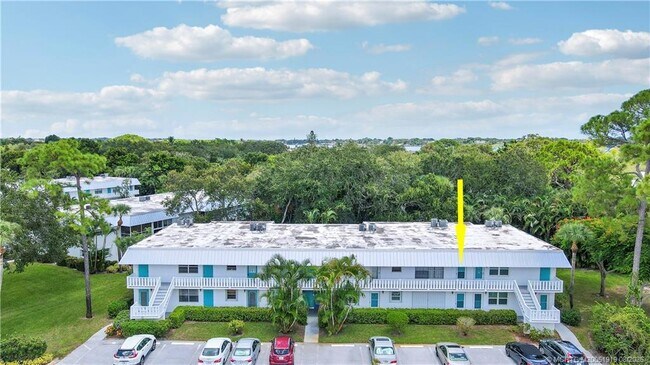 Building Photo - 2929 SE Ocean Blvd