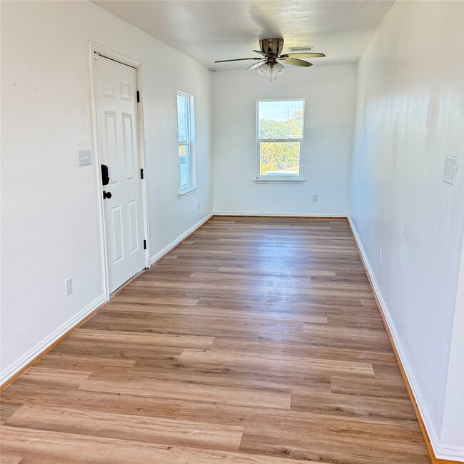 Building Photo - 143 Bastrop Bayou Dr