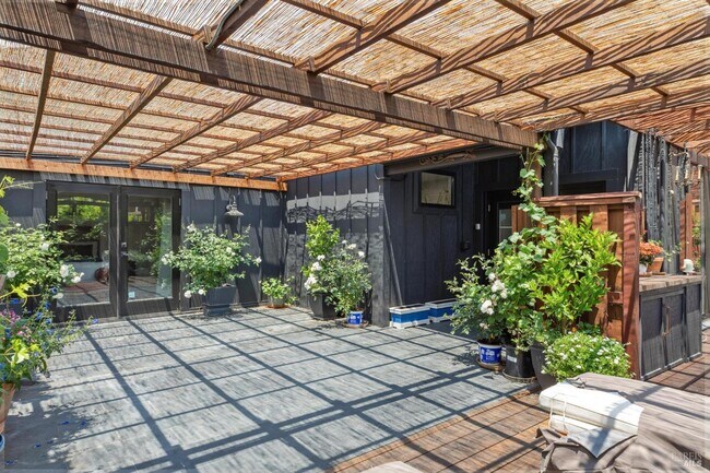 Building Photo - 307 Bodega Ave