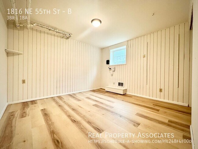 Building Photo - 1816 NE 55th St