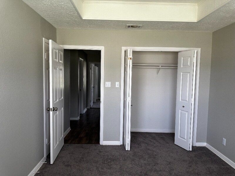 Building Photo - 216 Timberview Dr