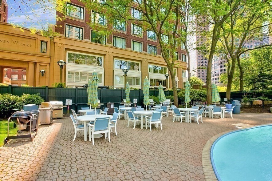 *Pictures are representative samples of the advertised unit. In some cases, the actual units you to - 40 Rowes Wharf