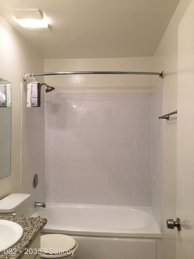 Building Photo - 20353 Saticoy St