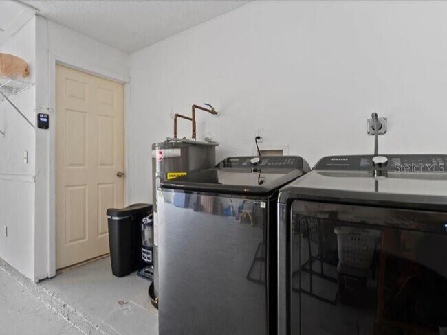 Building Photo - 2226 Fairfield Ave