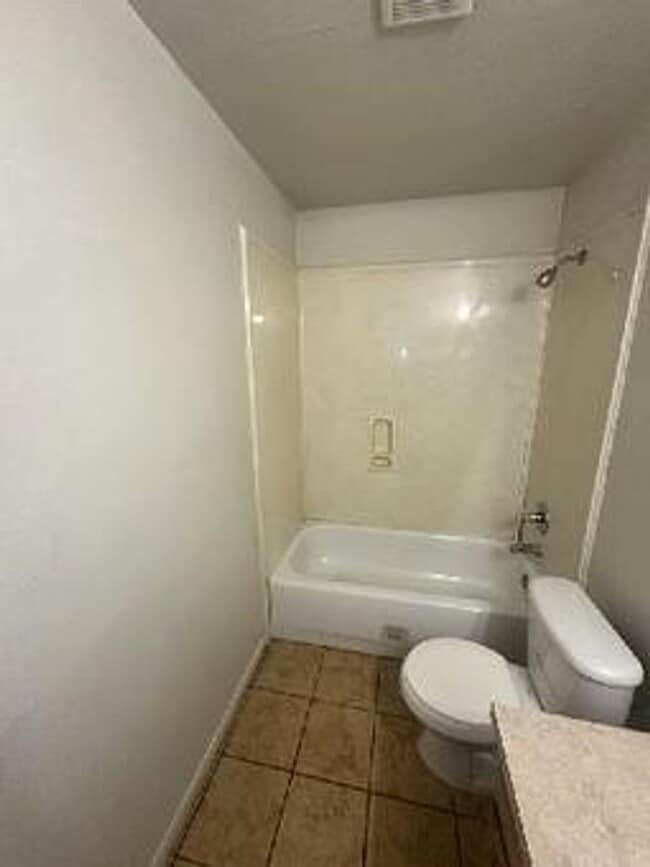 Building Photo - In the heart of Harker Heights this 2-bedr...