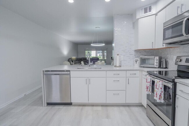 Building Photo - 3201 Portofino Point