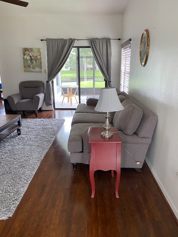 Building Photo - 5831 Plumtree Ct