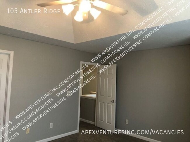 Building Photo - 105 Antler Ridge Cir