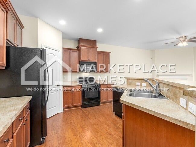 Building Photo - 533 Panorama Park Pl