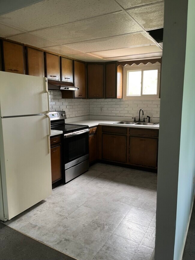 Kitchen Area - 13 Bancker Ave