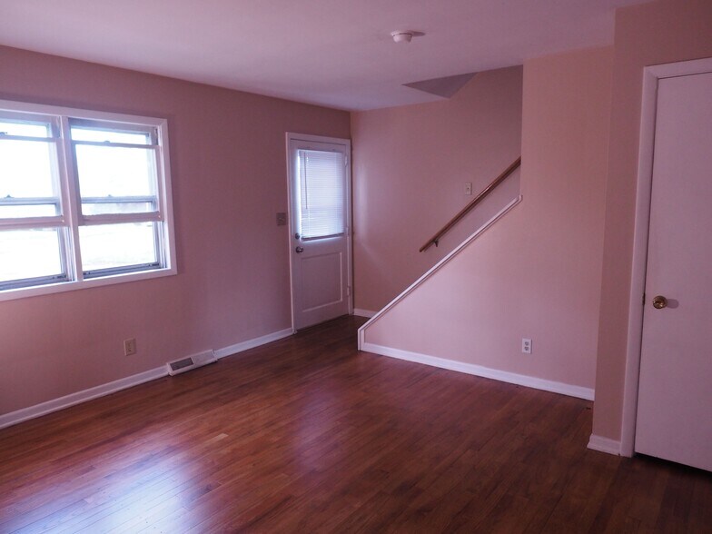 Building Photo - 4019 Rilling Ave