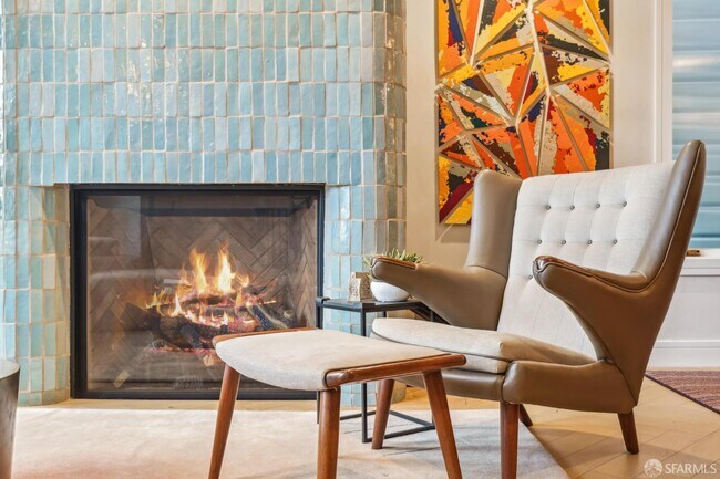 Building Photo - 7 Seymour St