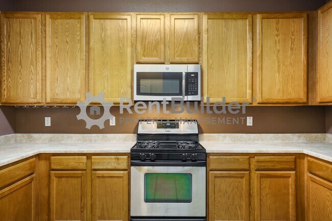 Building Photo - FANTASTIC 3-Bedroom 2-1/2 bath Home in ANDERSON HILLS NEIGHBORHOOD