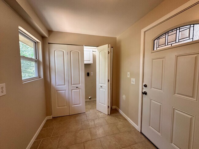 Building Photo - 3221 Foxhall Rd