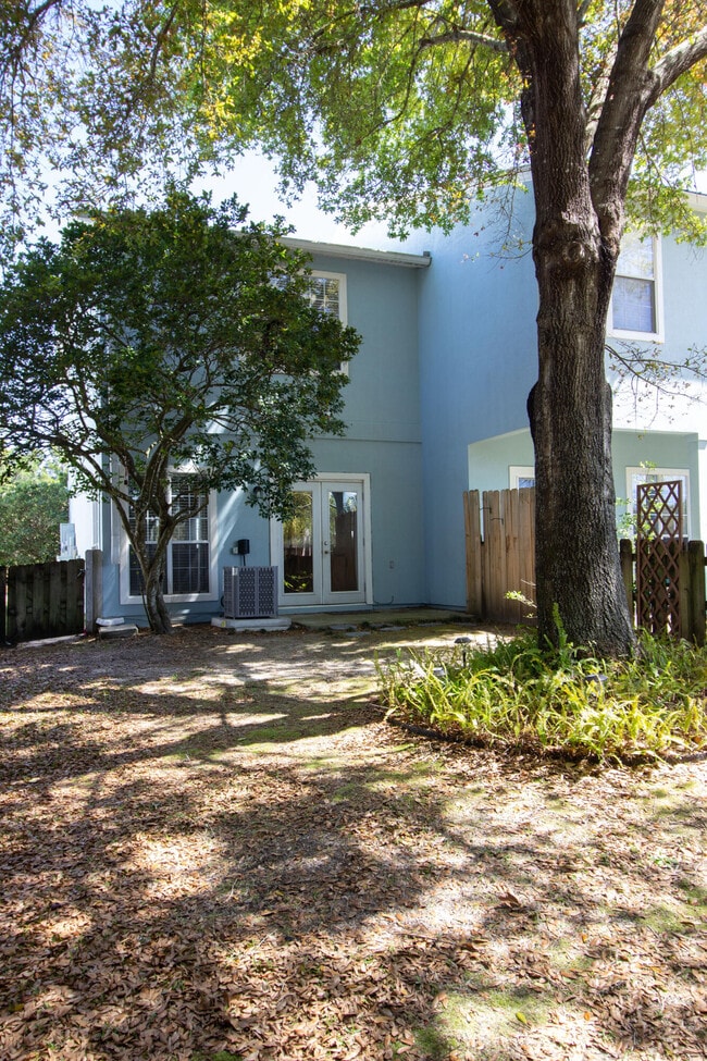 Building Photo - 2713 Bay Club Dr