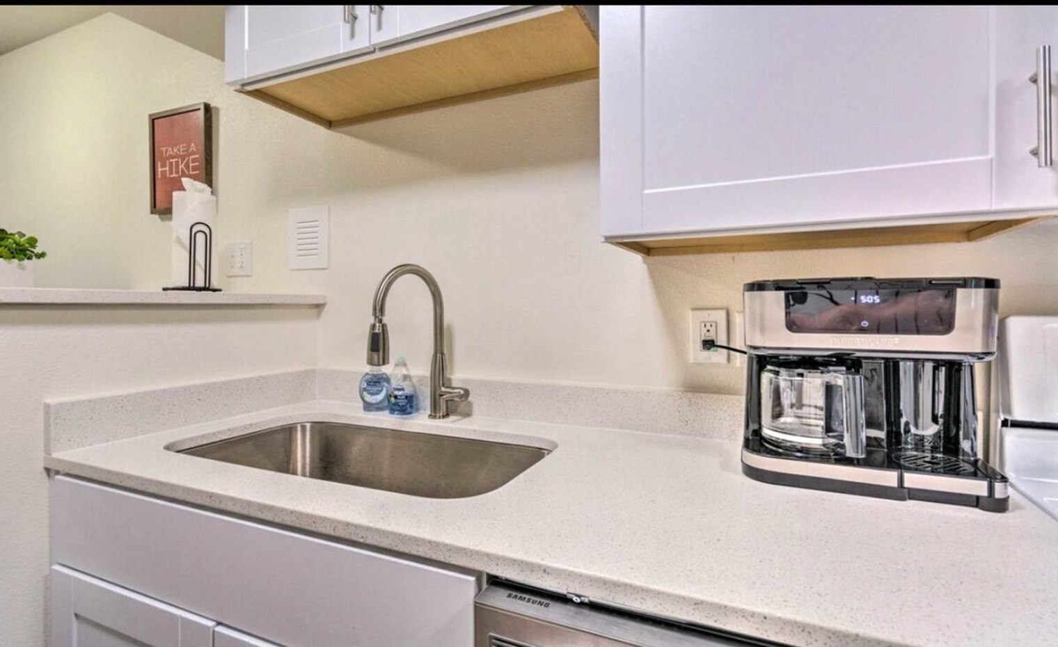 Building Photo - 4191 W 7th St