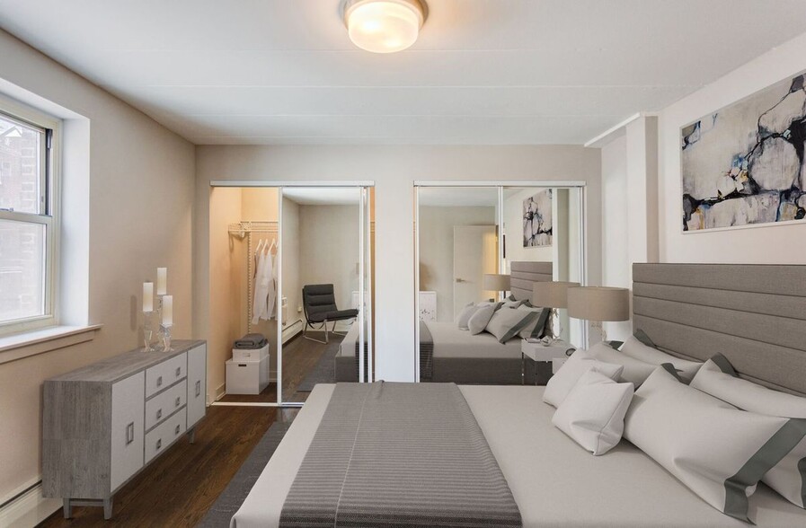 Building Photo - 6119 N Kenmore Ave