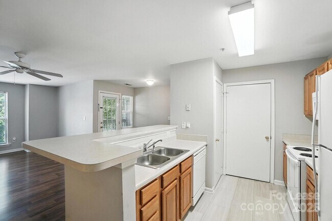 Building Photo - 9849 Campus Walk Ln