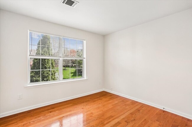 Building Photo - 14104 Parker Farm Way