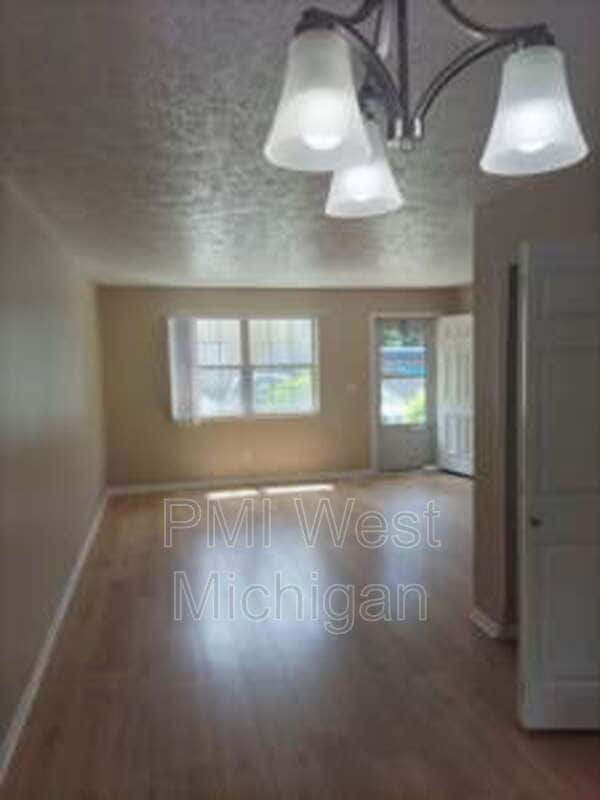 Building Photo - 4258 Bond St
