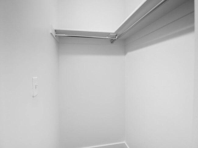 Building Photo - 100 E 630 N