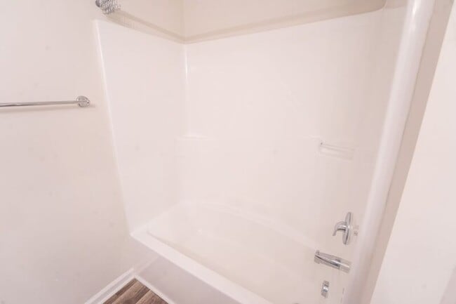 Building Photo - 257 Cromer St