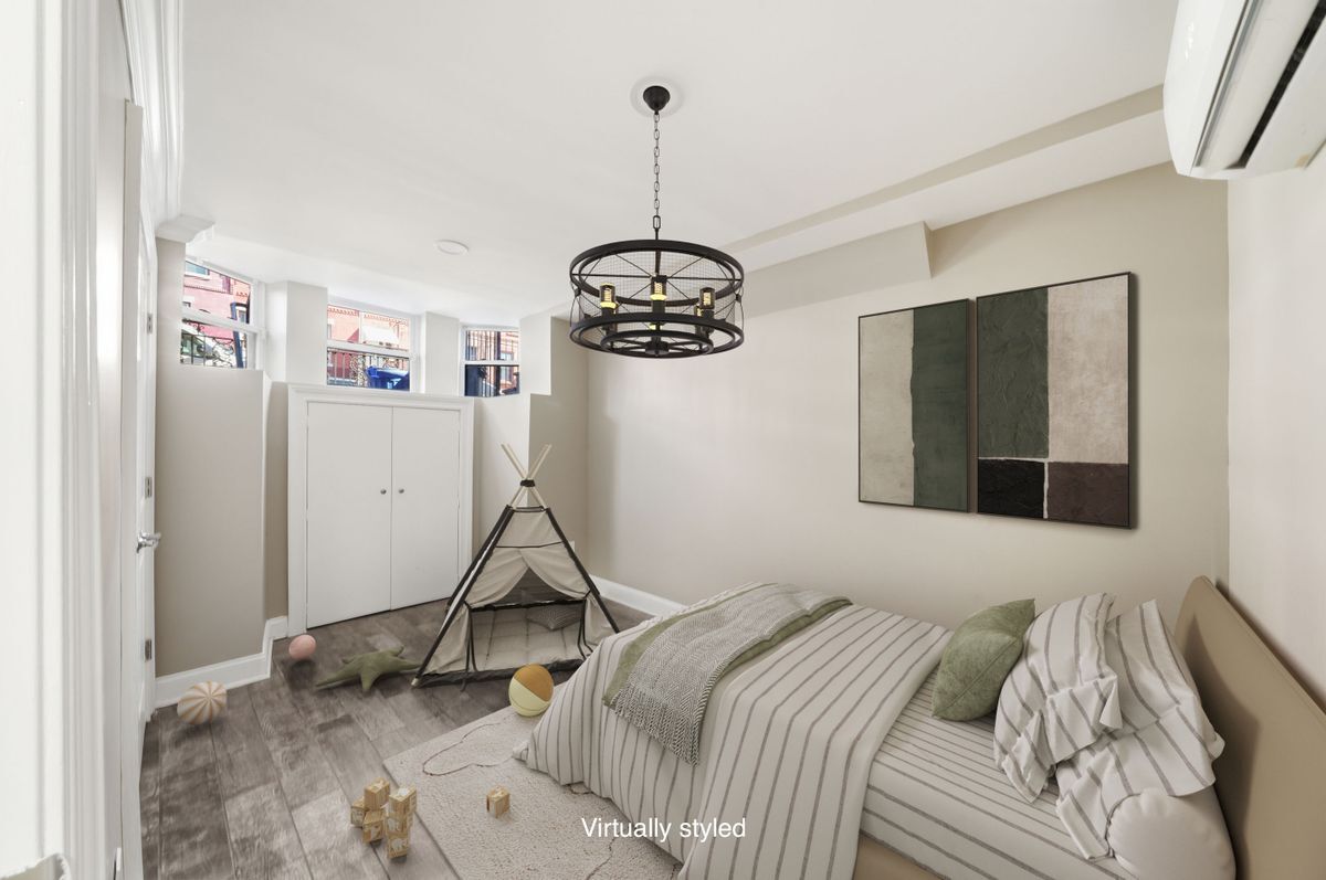 Building Photo - 37 Astor Pl