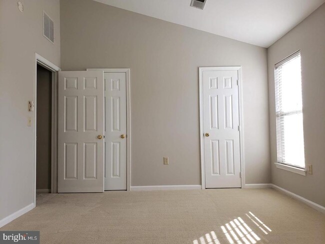 Building Photo - 2203 Montauk Dr