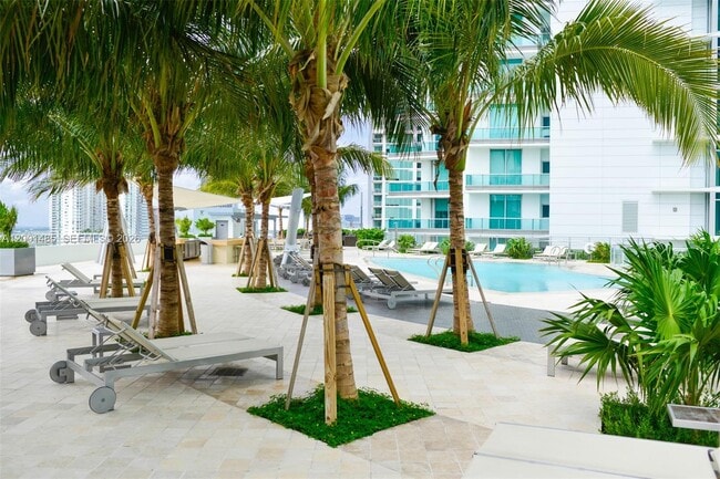 Building Photo - 900 Biscayne Blvd