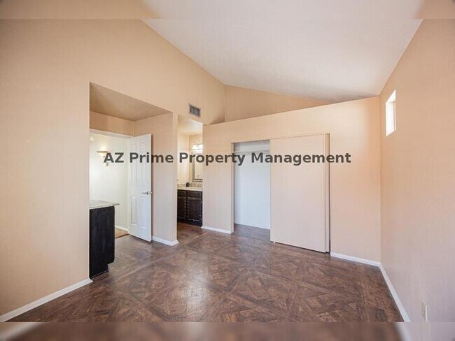 Building Photo - 1650 N Ventura Ln