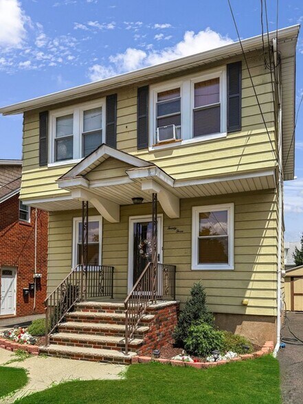 Primary Photo - 23 Stein Ave