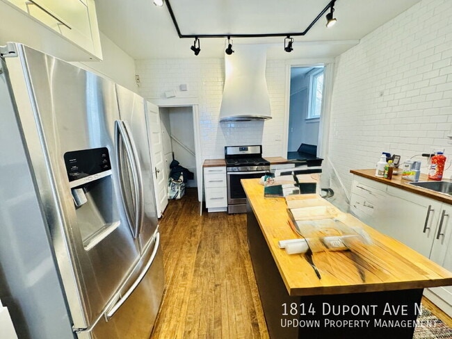 Building Photo - 1814 Dupont Ave N