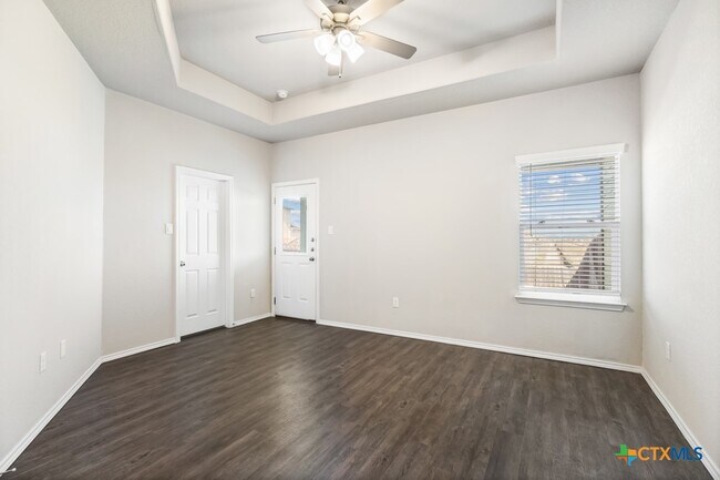 Building Photo - 636 Heathers Wy