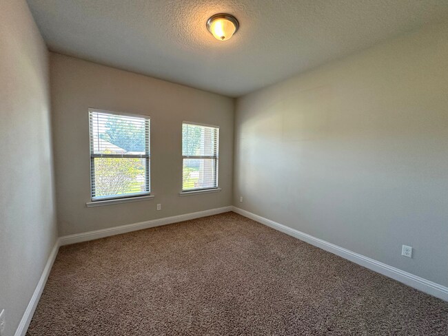 Building Photo - 11464 Oak Aly Dr S