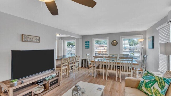 Building Photo - 1226 1/2 Briarwood Rd-