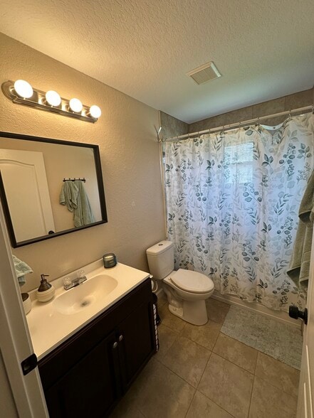 Building Photo - 8426 Greystone Dr