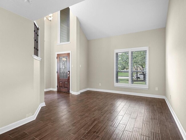 Building Photo - 9707 Green Valley Ln