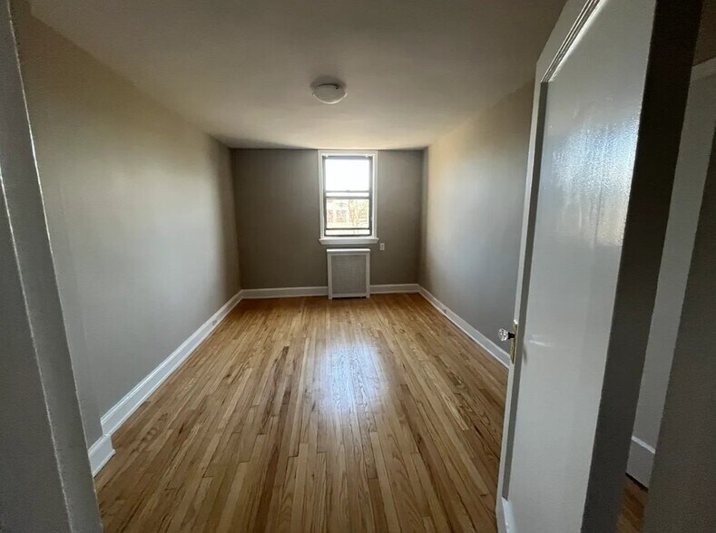 Building Photo - 1 Elm St