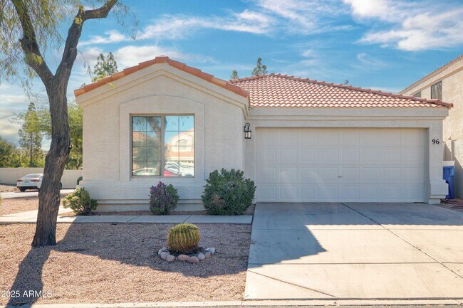 Primary Photo - 250 W Juniper Ave