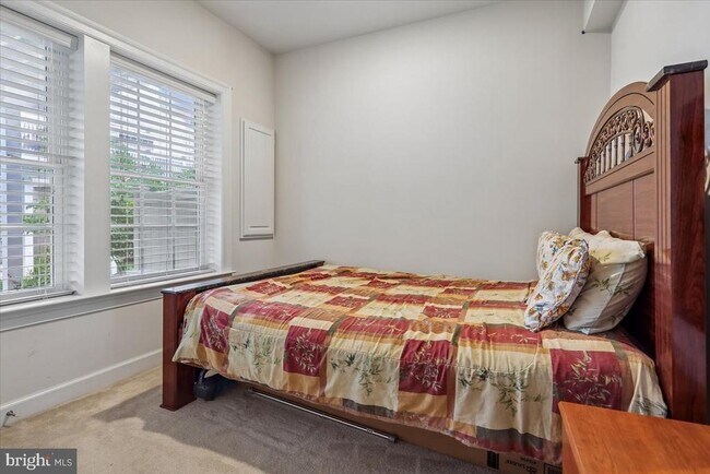 Building Photo - 25128 Deerhurst Terrace