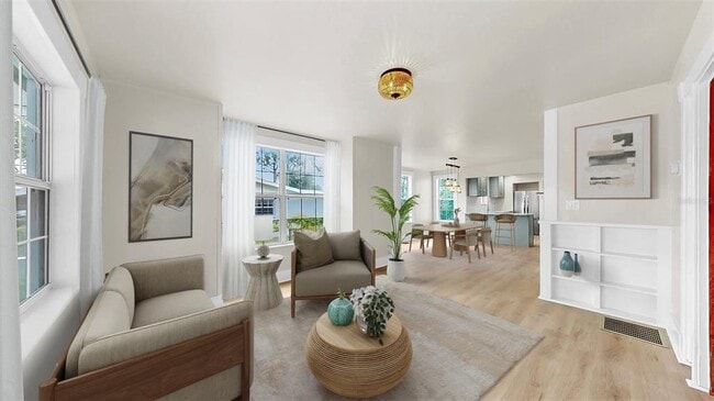 Building Photo - 1005 45th St W