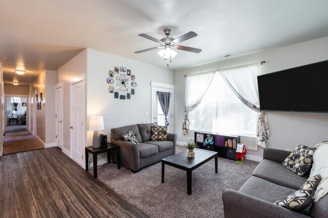 Building Photo - Fantastic Condo in Herriman City Center!