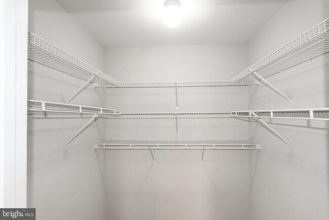 Building Photo - 2204 Westcourt Ln