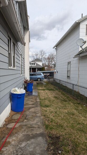 Building Photo - 230 Swetland St