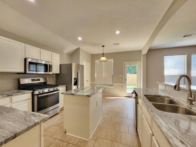 Building Photo - 20402 Westfield Pkwy Dr