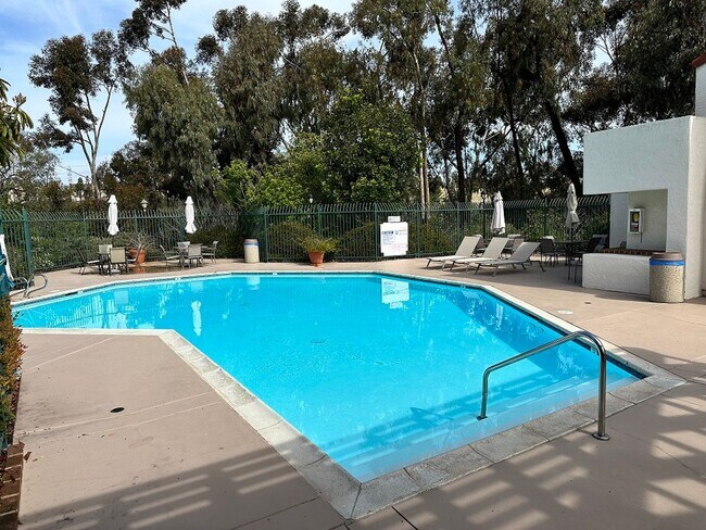 Building Photo - Outstanding Chula Vista Condo