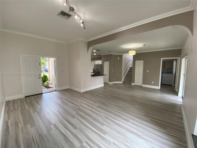 Building Photo - 562 NW 130th Ave