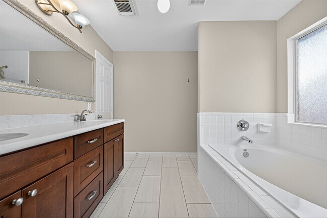 Building Photo - 24823 Cobble Canyon Ln
